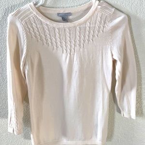 H&M Off white thin sweater with neck detail.